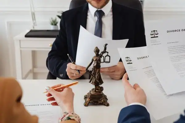 our fees Andover from EH Mediation - image of couple in joint mediation meeting